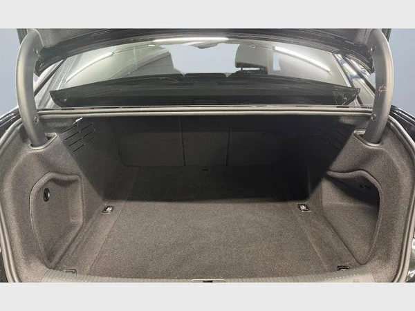 Audi A4 (2022) — foto 28 van 28