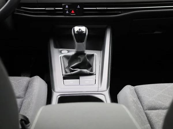 Volkswagen Golf (2021) — foto 2 van 40