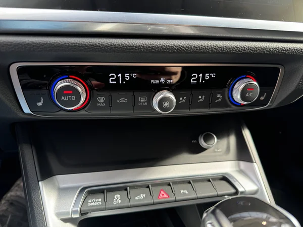 AUDI Q3 (2021) — foto 7 van 18