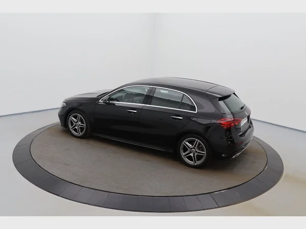 MERCEDES-BENZ A 200 (2024) — foto 3 van 25