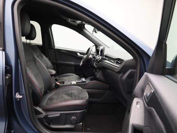 Ford Kuga (2022) — foto 35 van 49