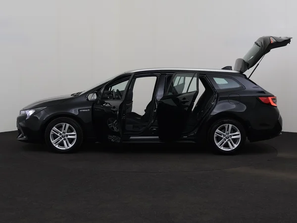 TOYOTA Corolla (2022) — foto 12 van 28