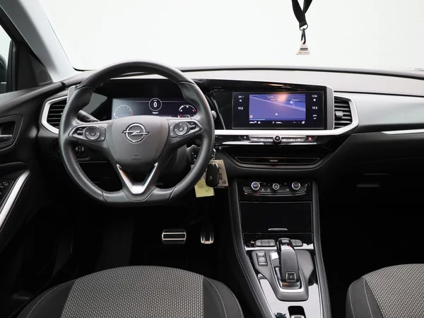 Opel Grandland (2023) — foto 38 van 40