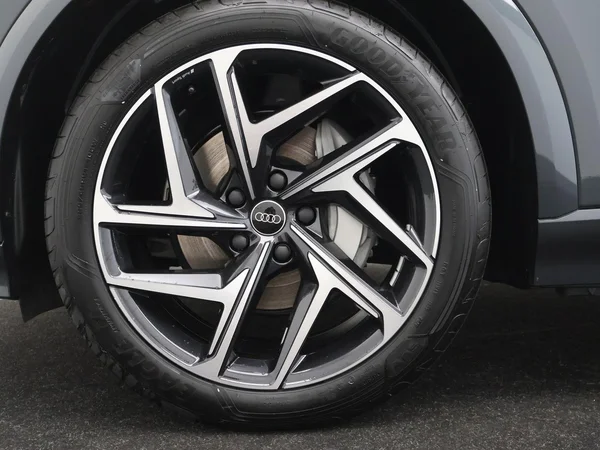 AUDI Q6 e-tron (2026) — foto 20 van 25