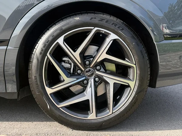 AUDI Q6 e-tron (2025) — foto 11 van 19