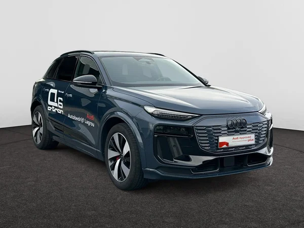AUDI Q6 e-tron (2025) — foto 12 van 23