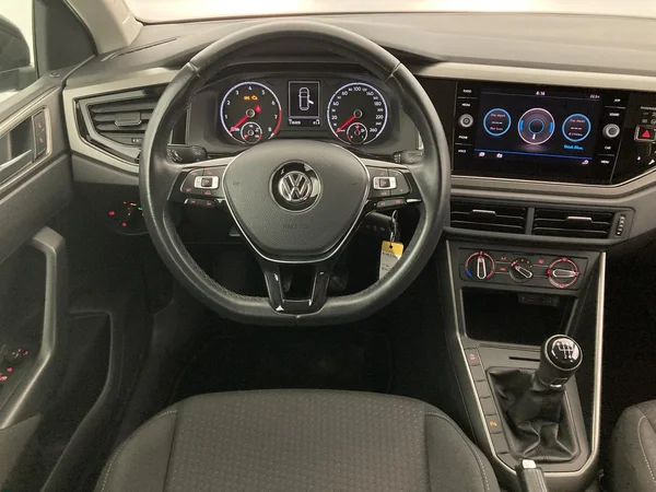 VOLKSWAGEN Polo (2019) — foto 32 van 36