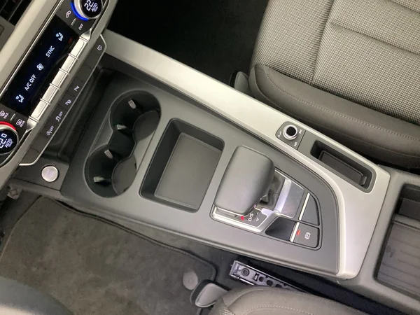 AUDI A4 Avant (2024) — foto 14 van 36
