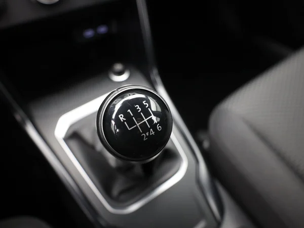 VOLKSWAGEN T-Roc (2019) — foto 3 van 17