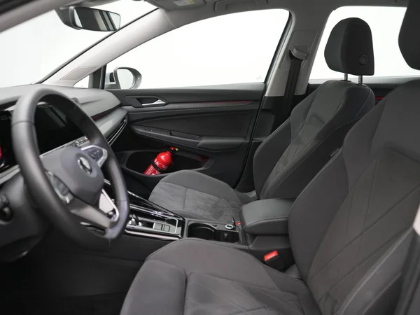 VOLKSWAGEN Golf VIII eHybrid (PHEV) (2022) — foto 3 van 30