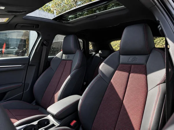 AUDI A3 Sportback (2025) — foto 13 van 16