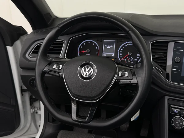 VOLKSWAGEN T-Roc Cabrio (2021) — foto 14 van 29