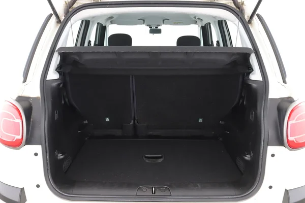 1113_1437252d-9857-450f-b2a1-78bc08971f39_2018-16.webp