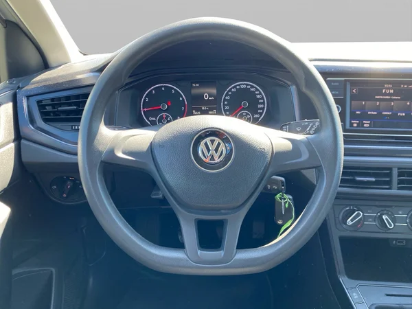 VOLKSWAGEN Polo (2018) — foto 6 van 17