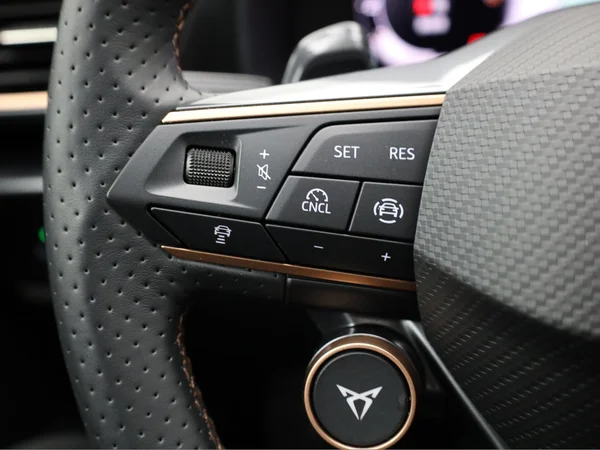 CUPRA Leon SW (2024) — foto 10 van 27