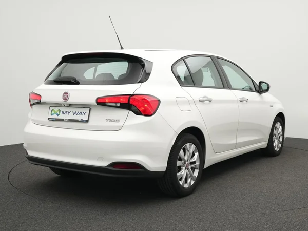 FIAT Tipo Hatchback (2016) — foto 18 van 22