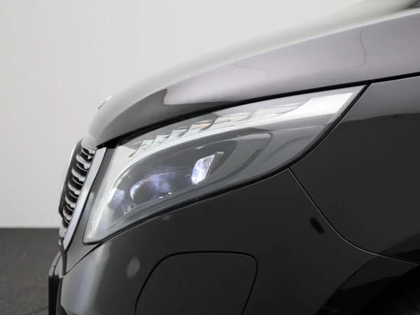 Mercedes-Benz EQV (2023) — foto 14 van 48
