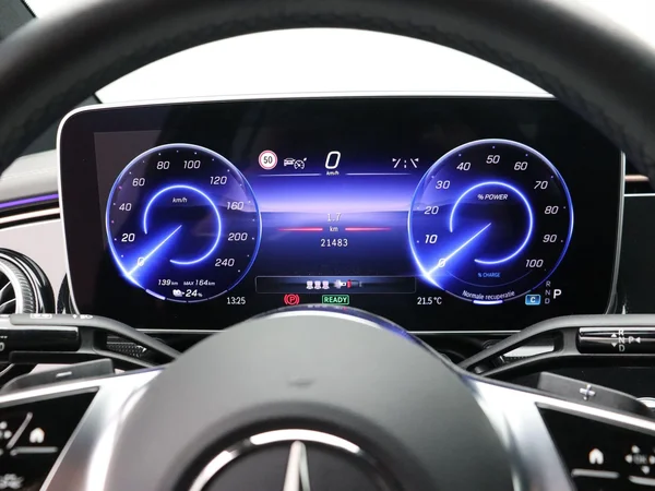 Mercedes-Benz EQE (2025) — foto 2 van 24