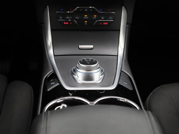 Ford S-Max (2022) — foto 2 van 41