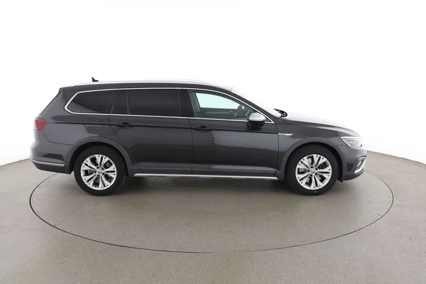 Volkswagen Passat Alltrack (2019) — foto 13 van 16