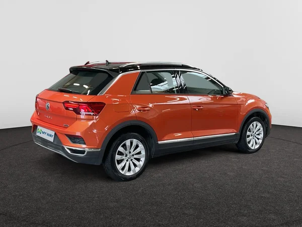 VOLKSWAGEN T-Roc (2019) — foto 17 van 21