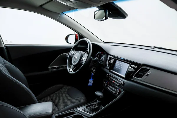 Kia Niro HEV (2019) — foto 25 van 76