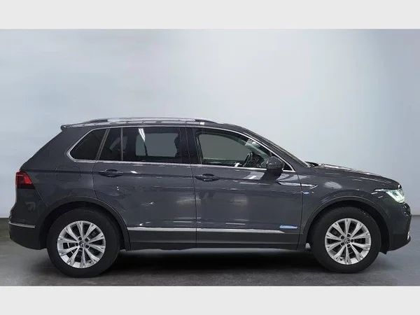 Volkswagen Tiguan (2021) — foto 25 van 30