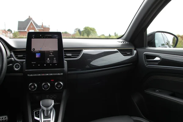 Renault Arkana (2023) — foto 7 van 41