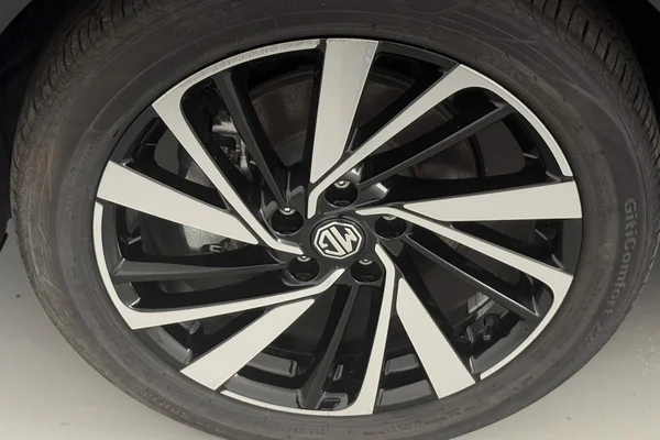 MG ZS Hybrid+ (HEV) (2025) — foto 27 van 35