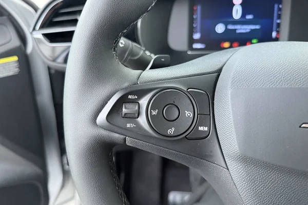 Opel Corsa (2025) — foto 6 van 21