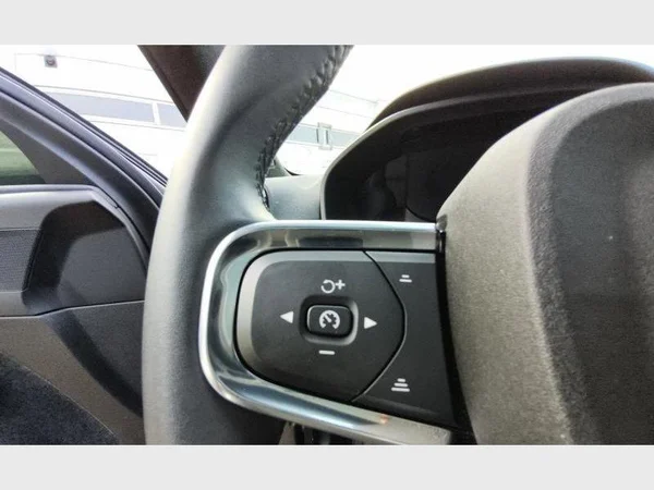 VOLVO C40 (2023) — foto 8 van 22