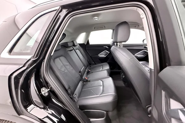 Audi Q3 (2019) — foto 15 van 35