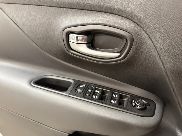 Jeep Renegade (2022) — foto 10 van 29