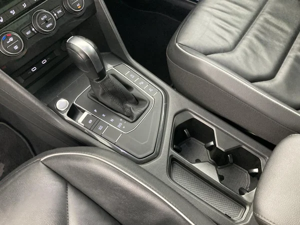 VOLKSWAGEN Tiguan Allspace (2021) — foto 16 van 36