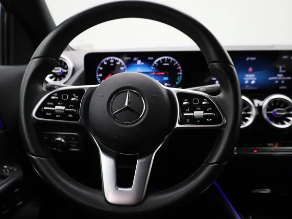 Mercedes-Benz GLA (2022) — foto 46 van 48