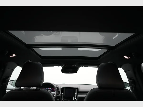 VOLVO XC40 (2021) — foto 8 van 32