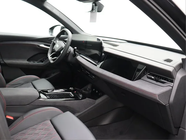 AUDI Q6 e-tron (2026) — foto 16 van 21