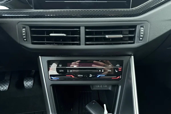 Volkswagen Taigo — foto 6 van 17