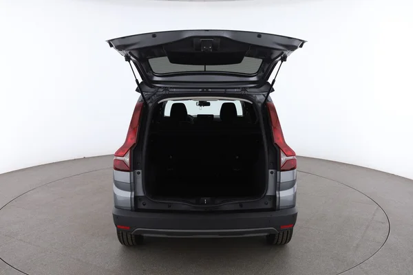 Dacia Jogger (2023) — foto 7 van 16