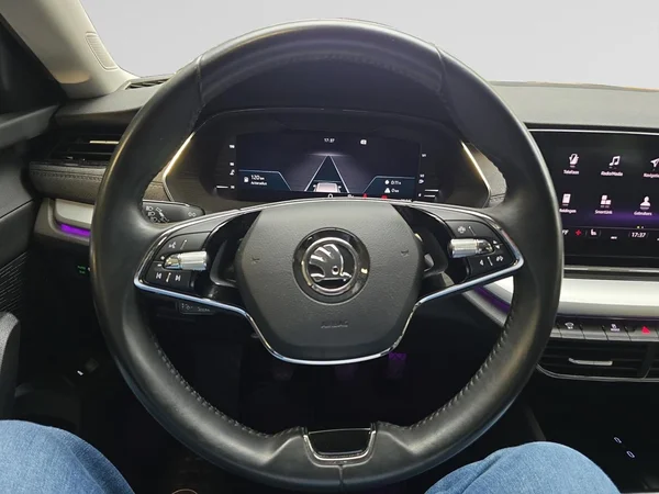SKODA Octavia SW (2020) — foto 9 van 13