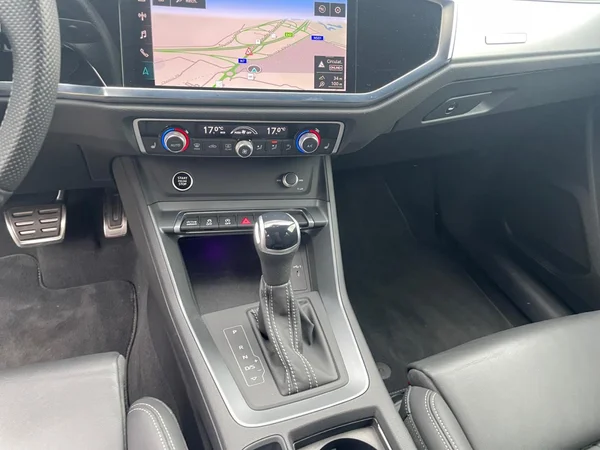 AUDI Q3 Sportback (2025) — foto 16 van 20