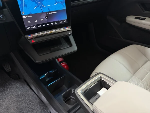 Renault Megane-E-Tech (2022) — foto 9 van 29