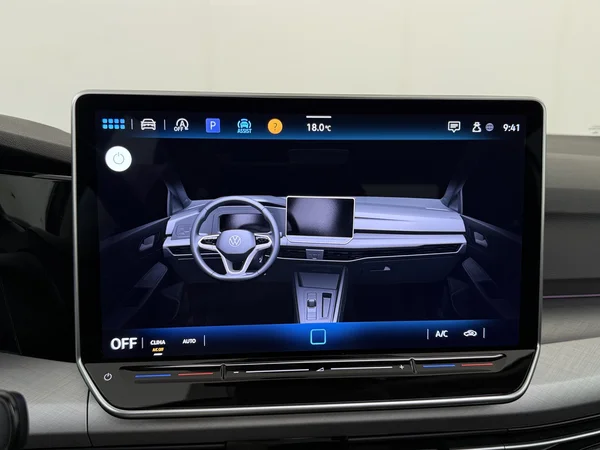 VOLKSWAGEN Golf Variant (2025) — foto 18 van 30