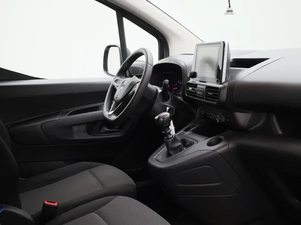 Opel Combo (2022) — foto 30 van 39