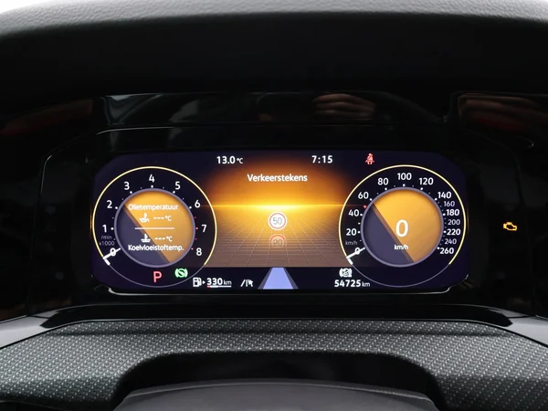 VOLKSWAGEN Golf VIII SW (2024) — foto 14 van 27