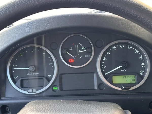 Land Rover Defender (2013) — foto 7 van 21
