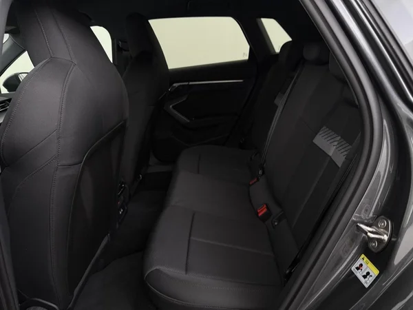 AUDI A3 Sportback (2025) — foto 2 van 18