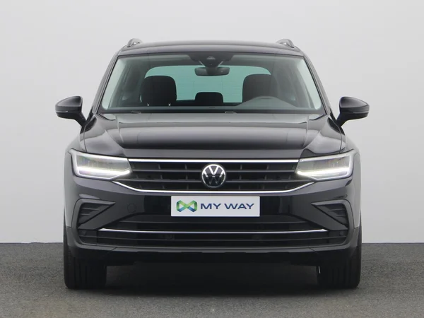 VOLKSWAGEN Tiguan (2021) — foto 18 van 22