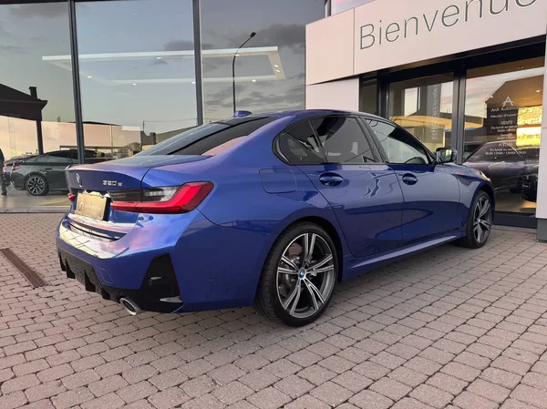 Bmw 320 (2024) — foto 12 van 17