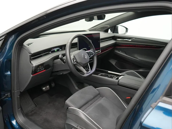 VOLKSWAGEN ID.7 Tourer (2026) — foto 3 van 33